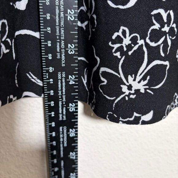 89th + Madison Blouse Women's Large Black Short Sleeve Square Neck Sheer Top - Picture 5 of 8